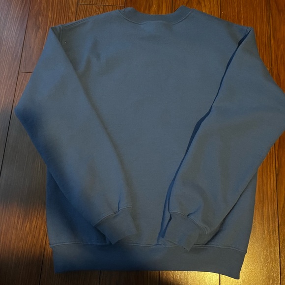 A Small light blue Newfoundland crewneck - Picture 2 of 2